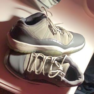 Jordan low top 11s